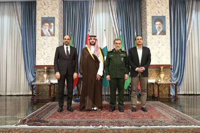 نشست تهران